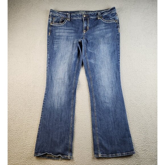 Womens 33x35 Plus Bootcut Vanity Jeans Blue Flap Pockets Curvy Mid Rise Stretch - Picture 2 of 9